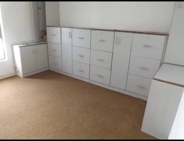 194M² OFFICE FOR SALE IN BULWER
